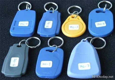 RFID Tag แบบพวงกุญแจหลายสี ติดป้ายหมายเลขกำกับ ใช้ผูกไปกับมัดงานในสายการผลิต